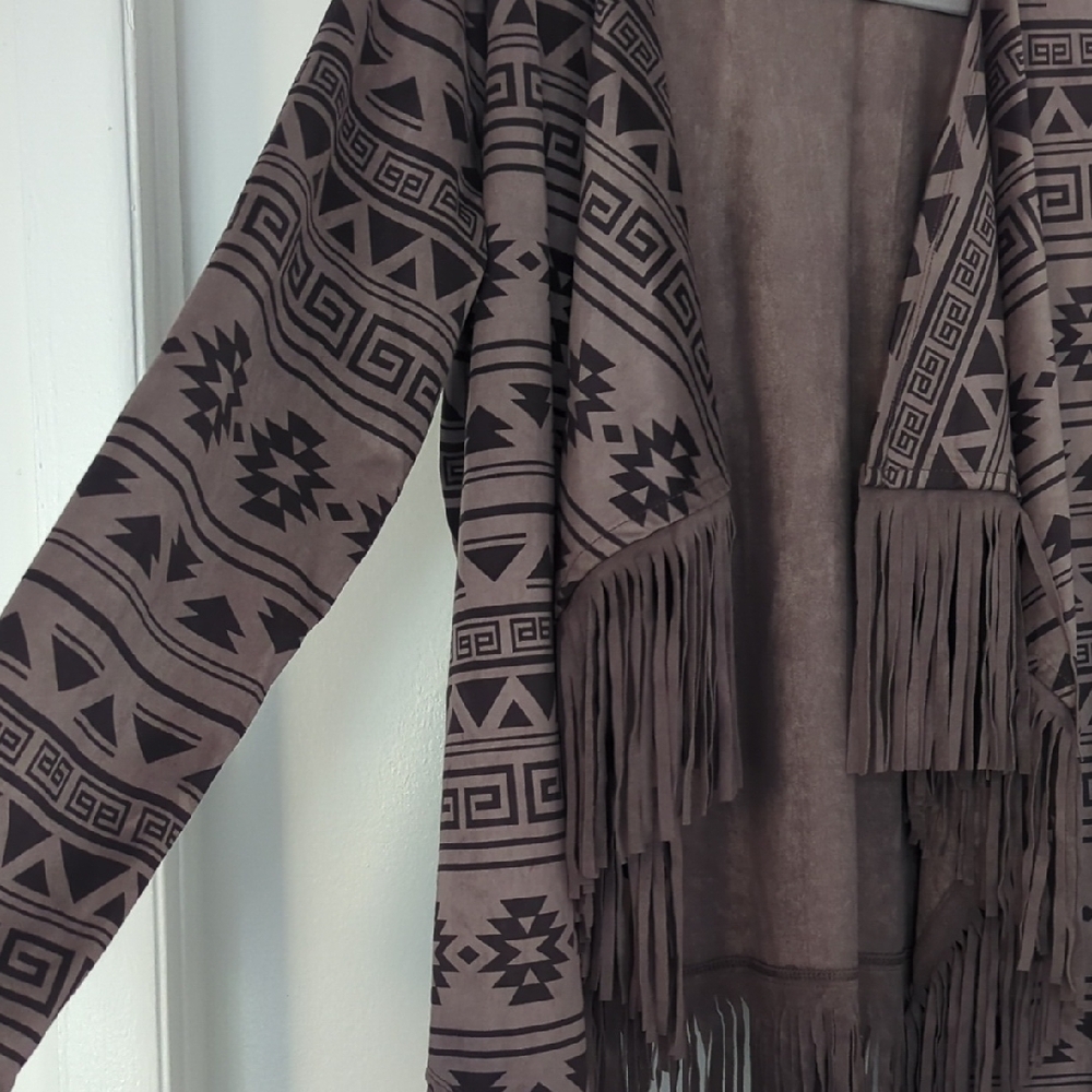 DC Geometric Pattern Fringe Cardigan - Picture 4 of 5